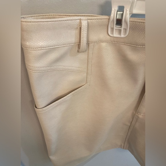 H&M women’s faux white snakeskin skirt size 16 - Picture 2 of 5